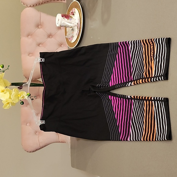 Active Wear - Picture 3 of 10